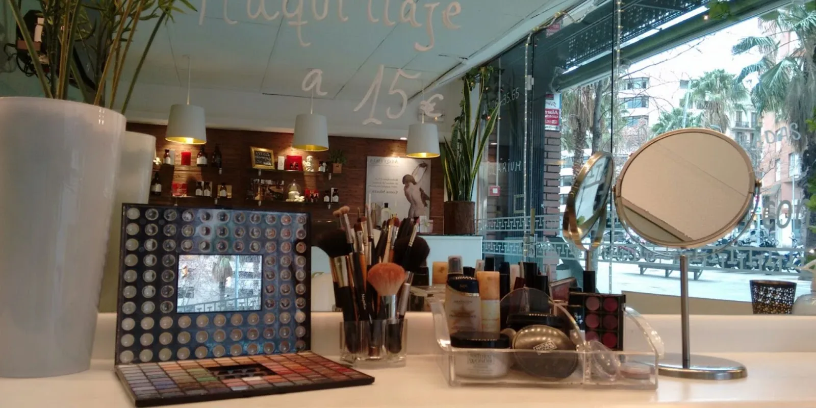 Clinica estetica Centre estètica i aprimament Marina Svelt en Barcelona